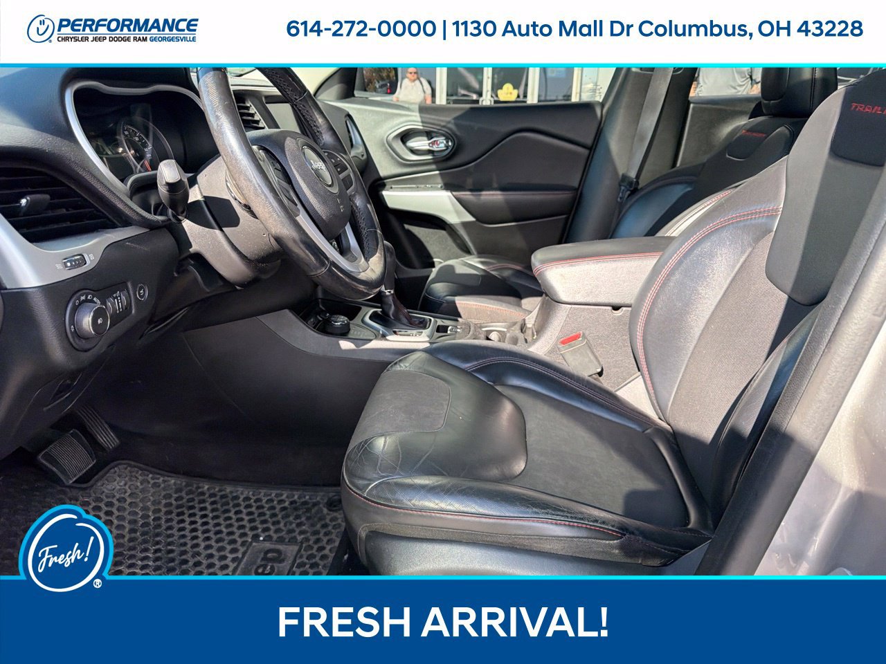 Used 2018 Jeep Cherokee Trailhawk w/ Comfort/Convenience Group AWD/4WD image 15