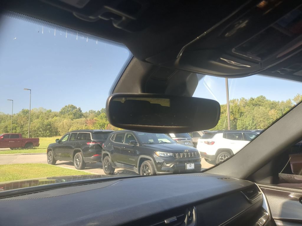 Used 2022 Jeep Grand Cherokee L Laredo AWD/4WD image 33