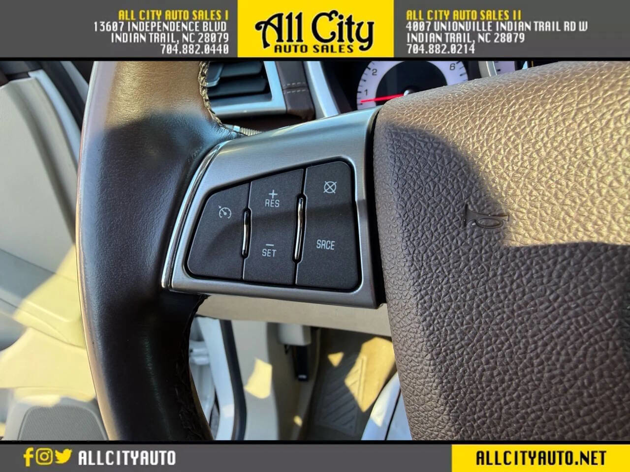 Used 2010 Cadillac SRX Premium image 21