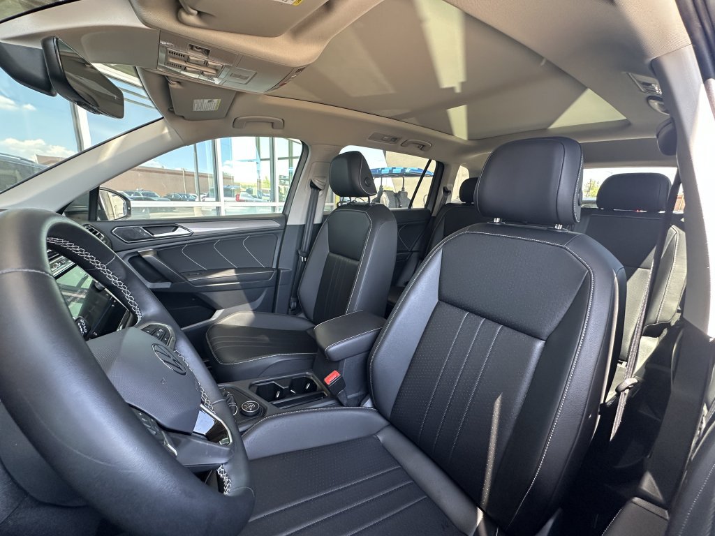 Used 2022 Volkswagen Tiguan SE w/ Panoramic Sunroof Package AWD/4WD image 33