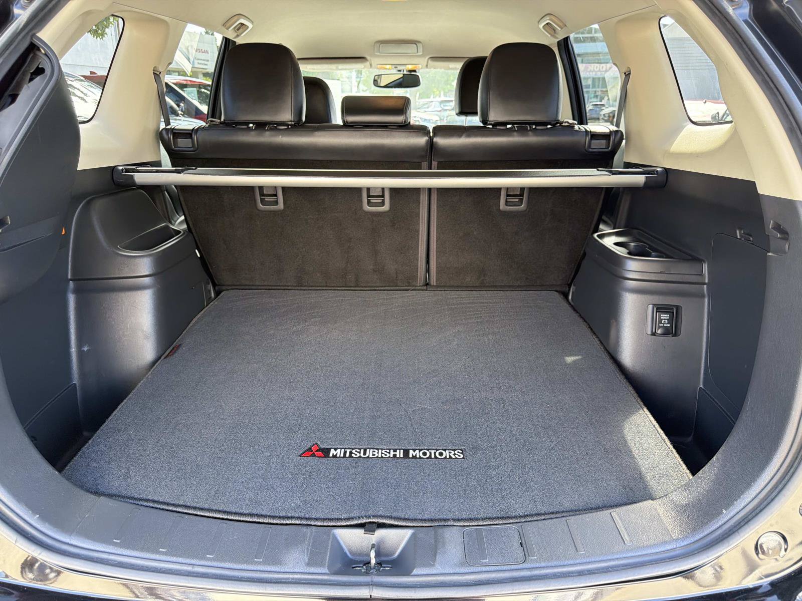 Used 2018 Mitsubishi Outlander SEL AWD/4WD image 5