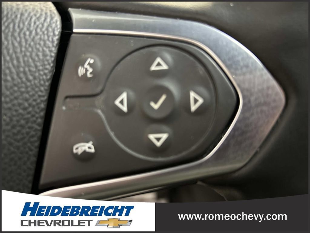 Used 2023 Chevrolet Traverse LT image 19