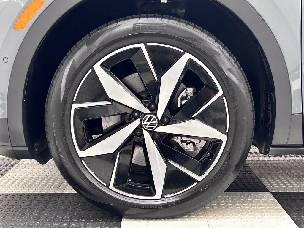 Used 2025 Volkswagen ID.4 Pro S AWD/4WD image 8
