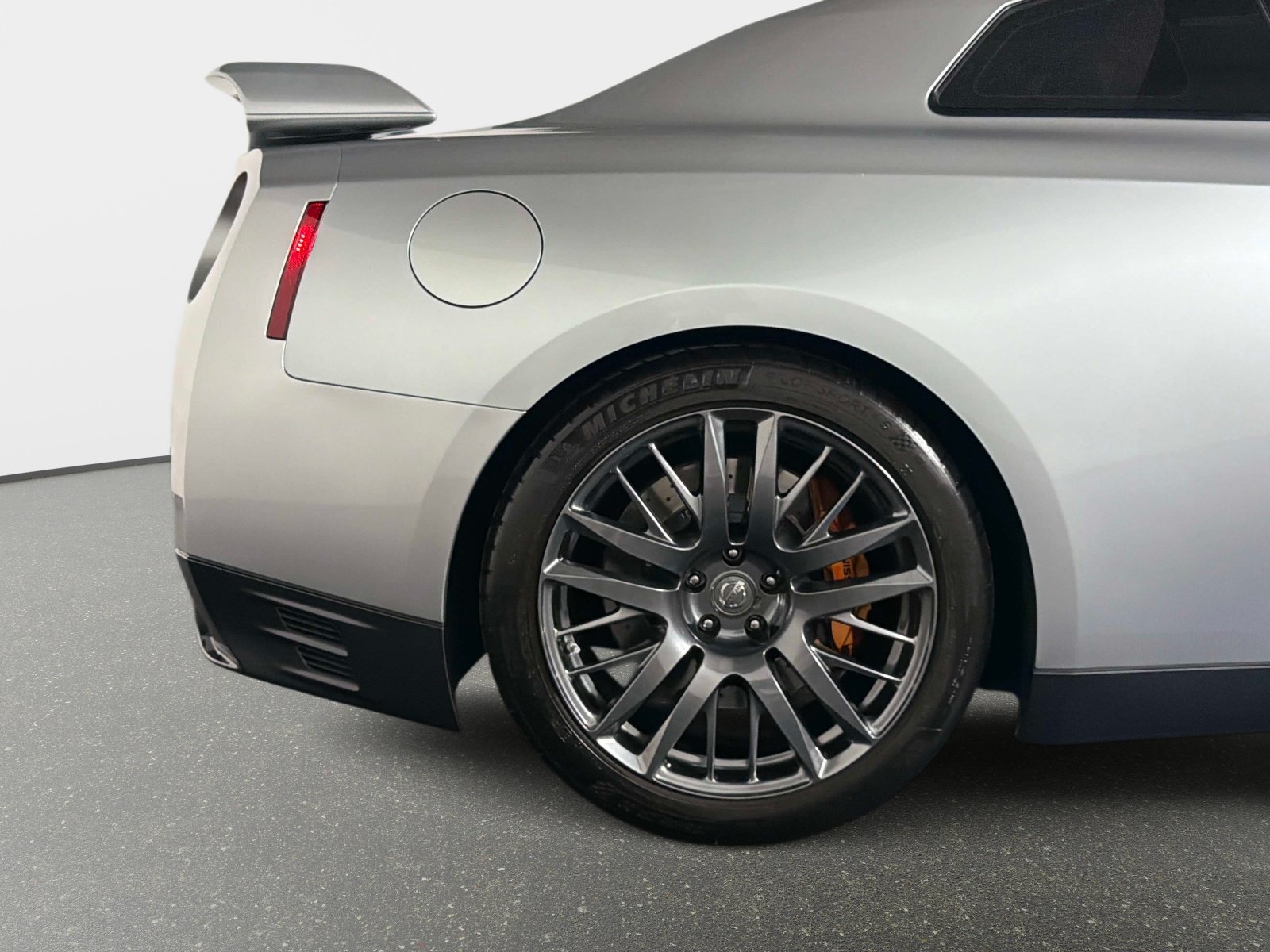 Used 2016 Nissan GT-R Premium AWD/4WD image 19