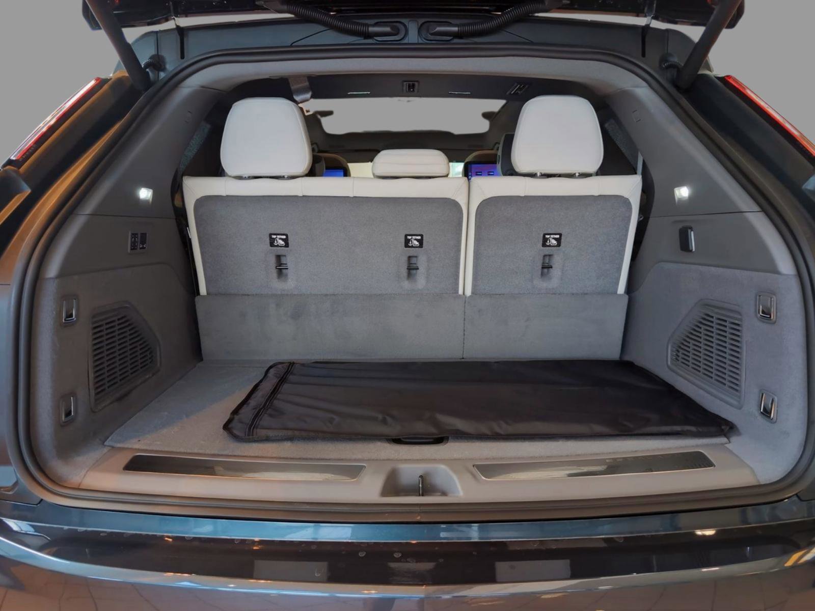 New 2025 Cadillac Escalade IQ Sport 1 image 32