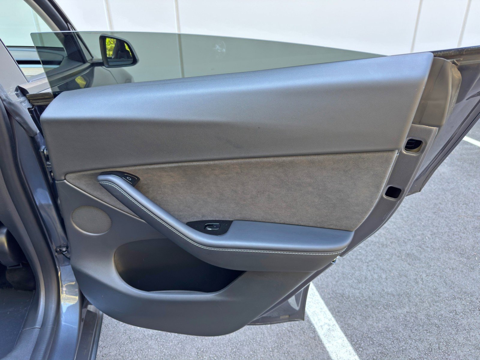 Used 2021 Tesla Model Y Long Range image 42