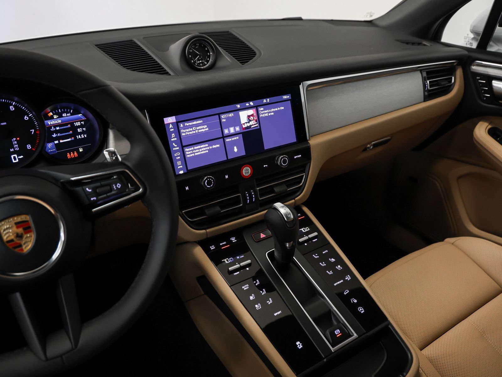 Certified 2026 Porsche Macan AWD/4WD image 29