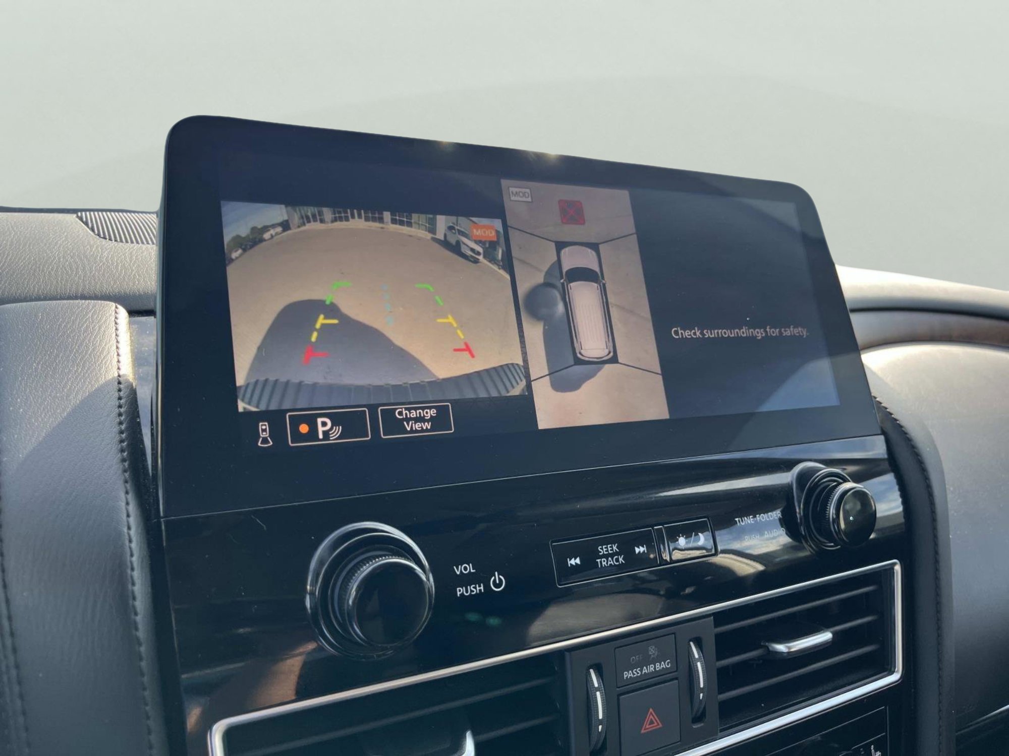 Used 2024 Nissan Armada SL w/ Captain's Chairs Package image 12