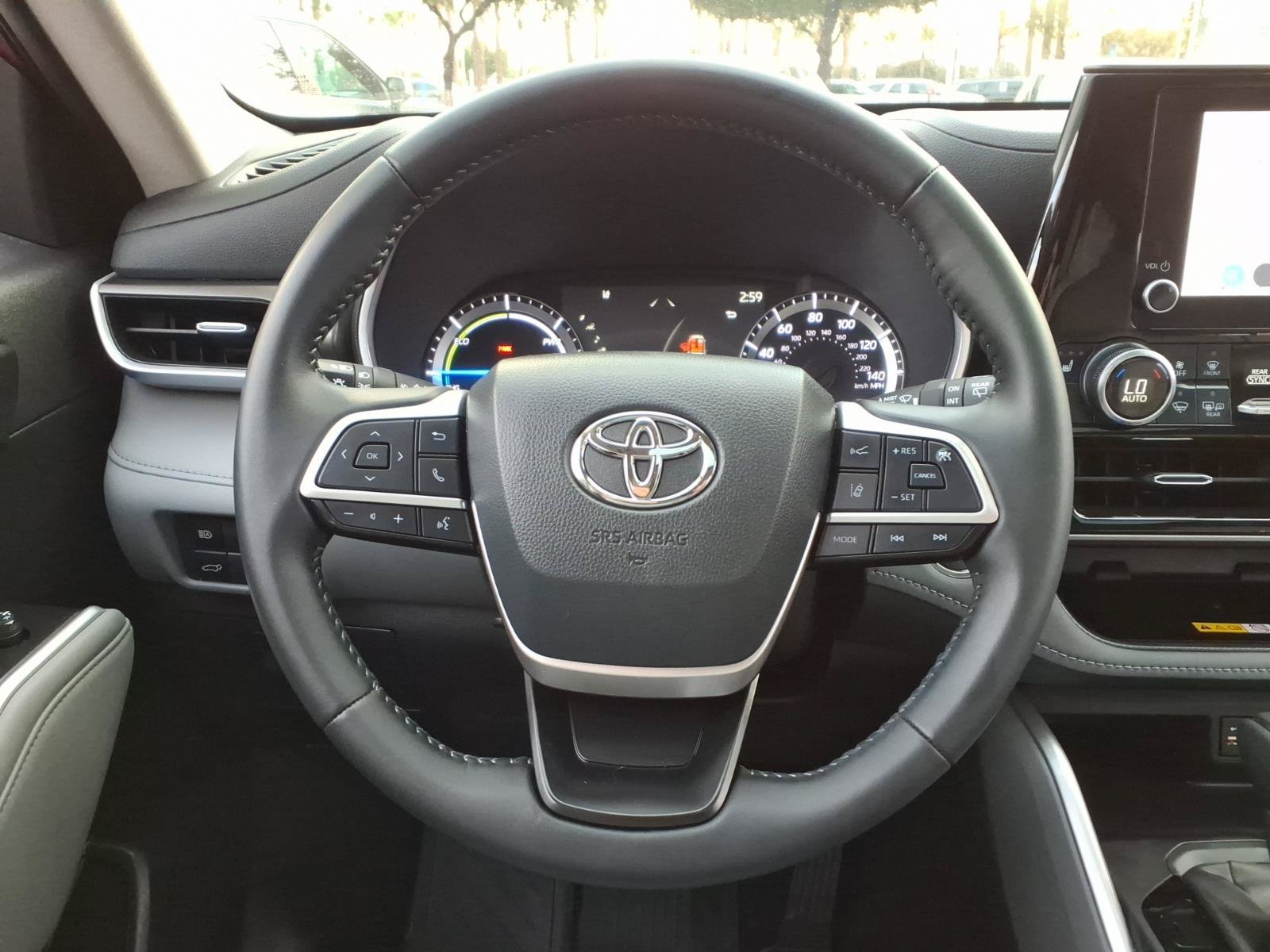 Used 2023 Toyota Highlander XLE w/ Protection Package #3 (TMS) AWD/4WD image 12
