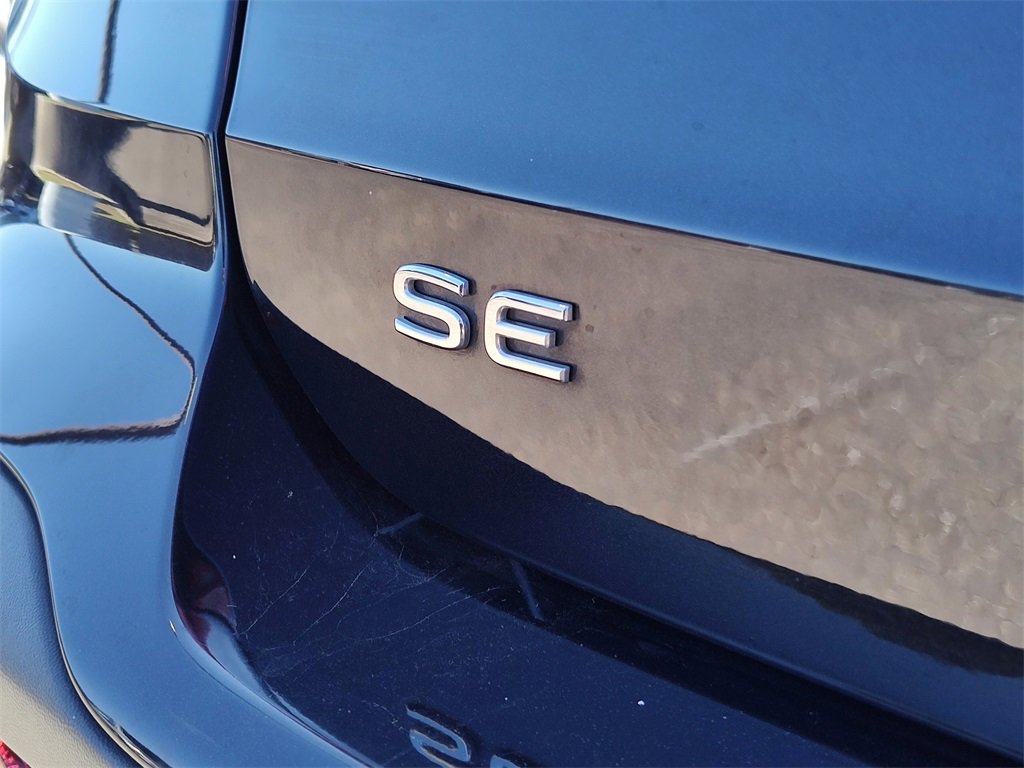 Used 2024 Volkswagen Taos SE image 8