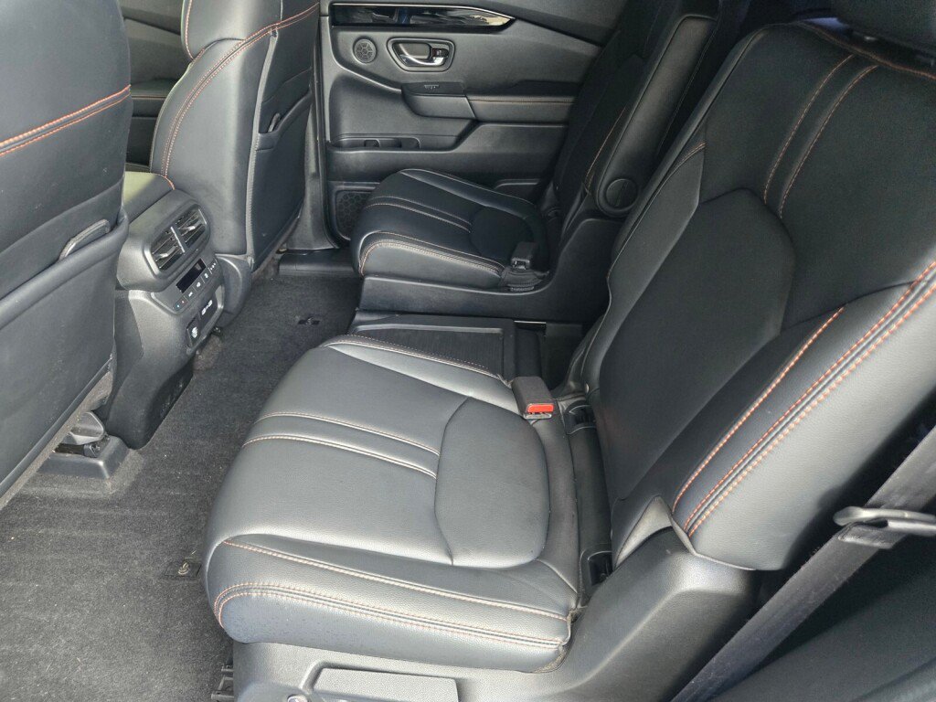 Certified 2023 Honda Pilot TrailSport image 15