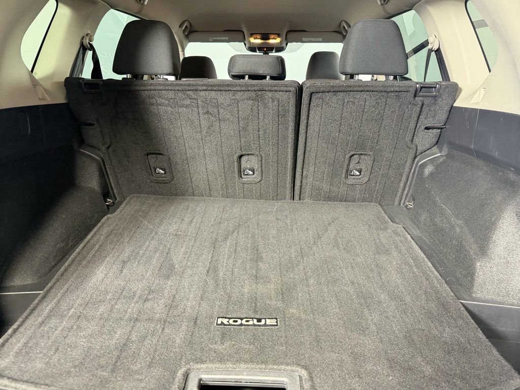 Used 2025 Nissan Rogue SV image 28