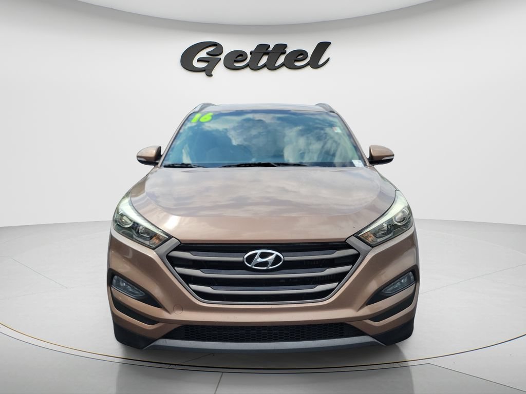 Used 2016 Hyundai Tucson Sport FWD image 2
