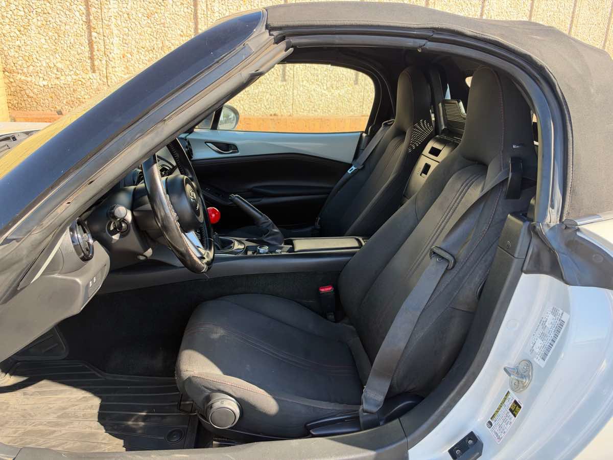 Used 2016 MAZDA MX-5 Miata Club RWD image 14
