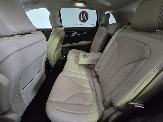 Used 2023 Lincoln Nautilus Reserve image 13