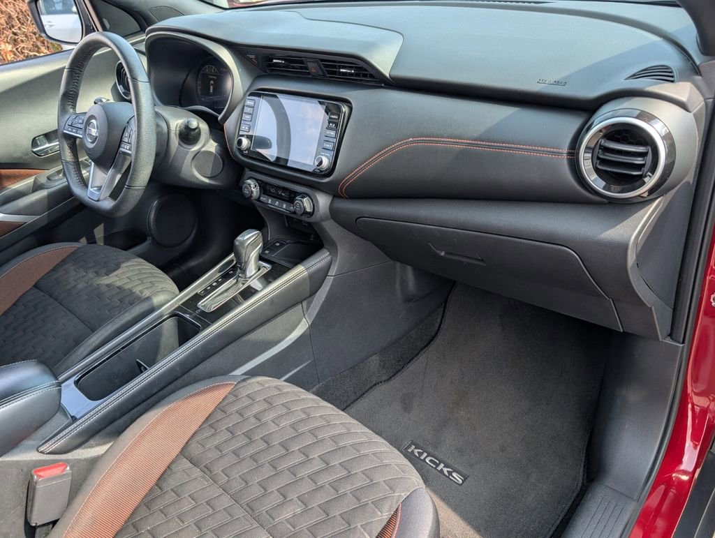 Used 2021 Nissan Kicks SR image 17