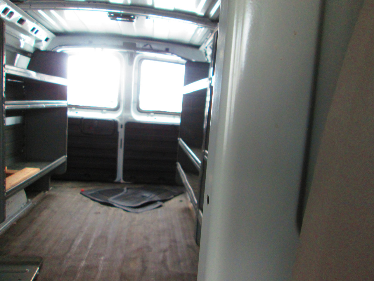 Used 2012 Chevrolet Express 2500 image 7