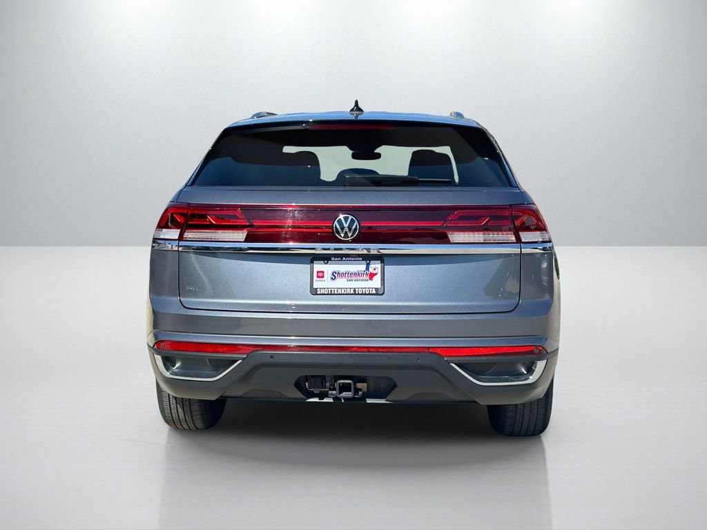 Used 2025 Volkswagen Atlas Cross Sport SE image 6