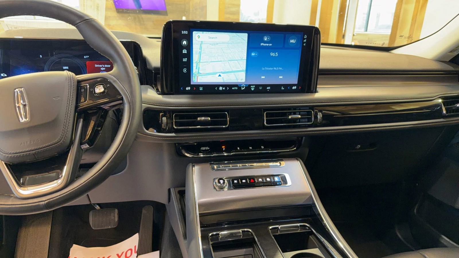 Used 2025 Lincoln Aviator AWD image 13