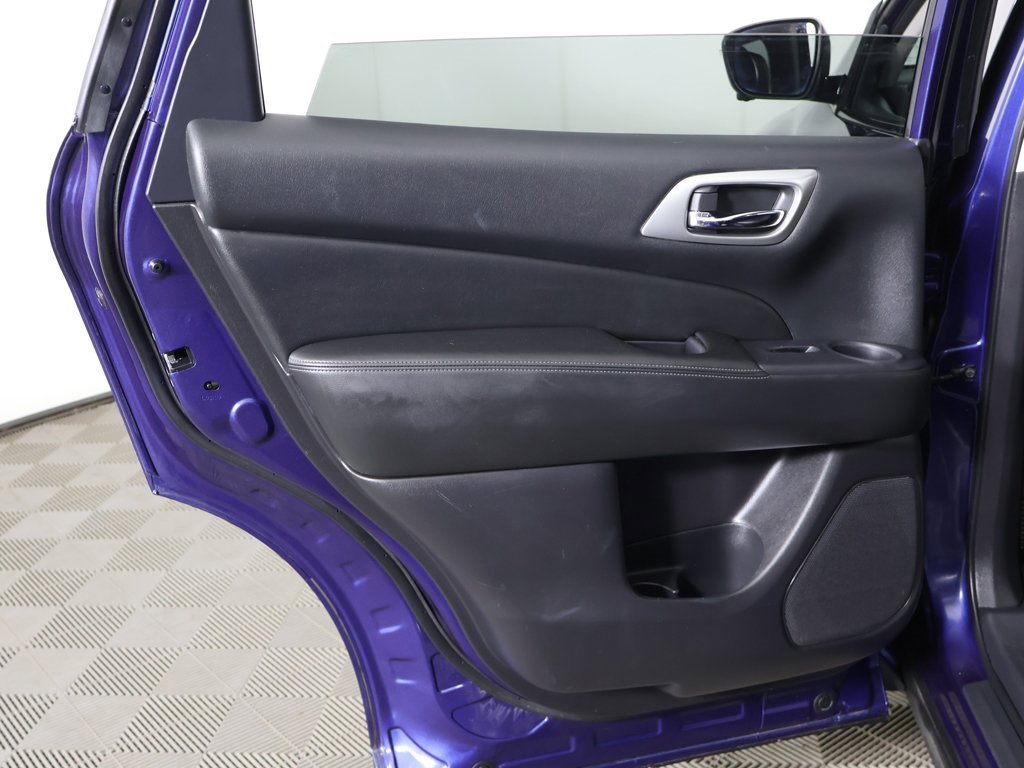 Used 2019 Nissan Pathfinder SL image 28