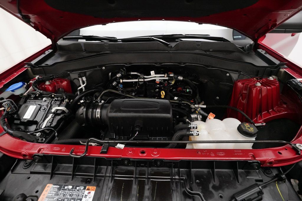 Used 2023 Ford Explorer XLT w/ Equipment Group 202A image 3