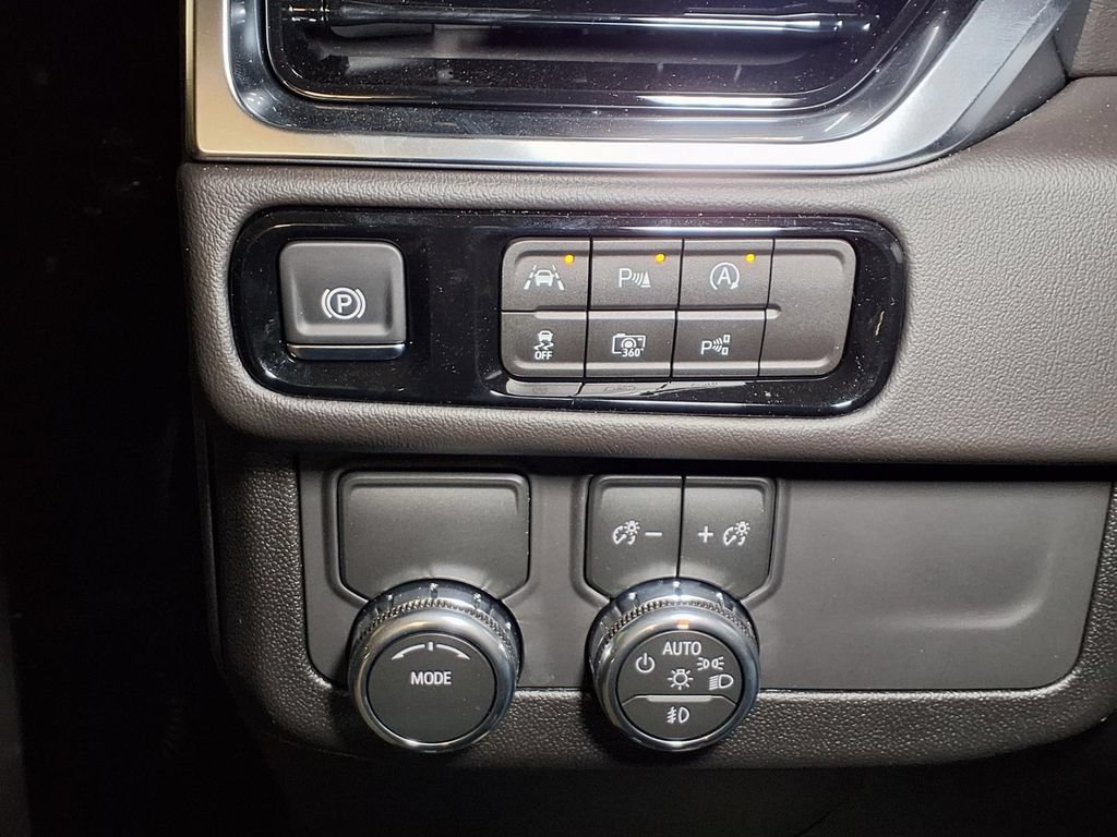 New 2026 GMC Yukon XL Elevation RWD image 17