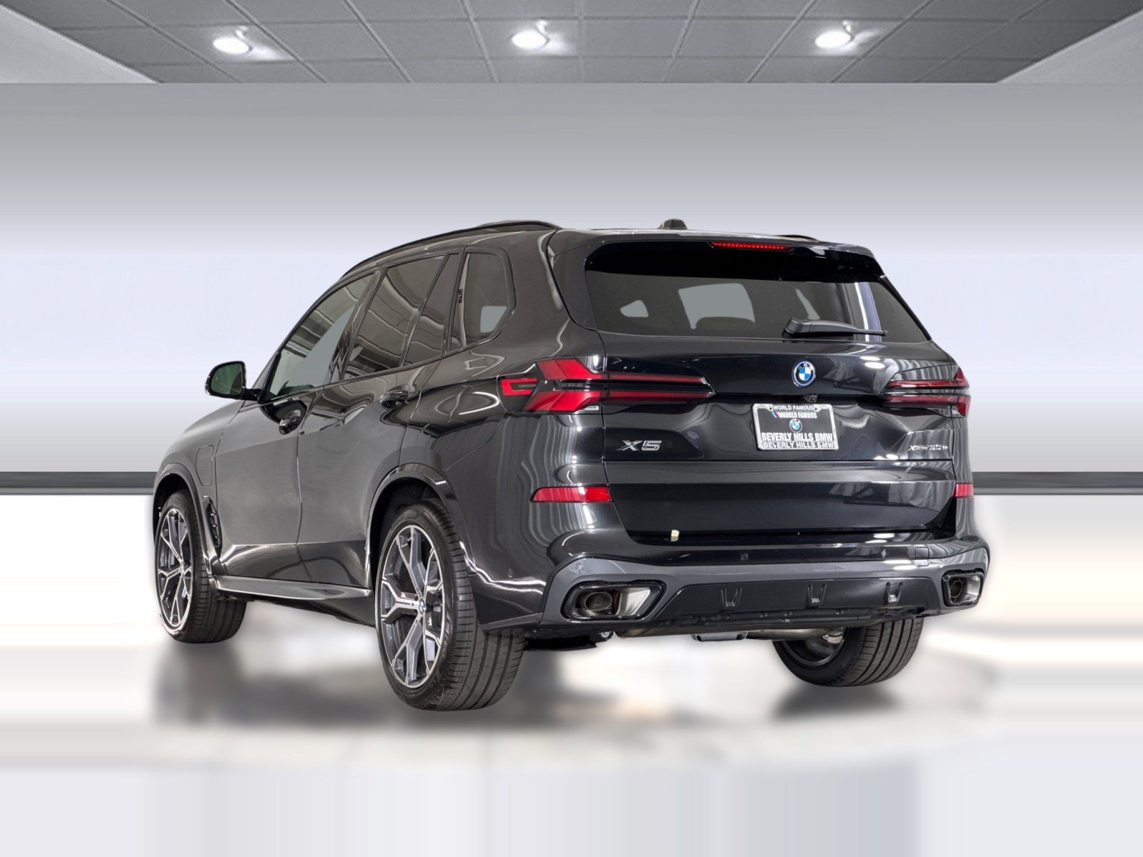 New 2026 BMW X5 xDrive50e w/ M Sport Package AWD/4WD image 3