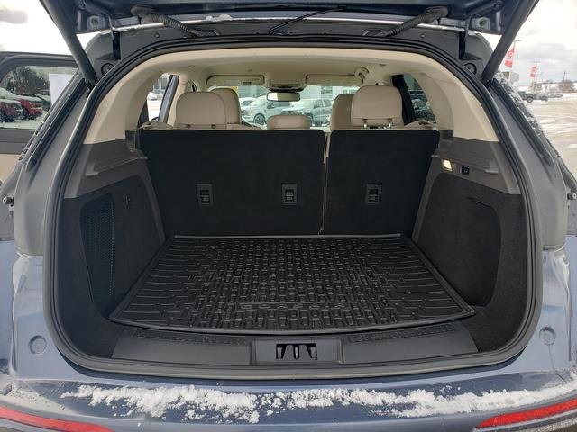 Used 2022 Lincoln Corsair Standard w/ Equipment Group 101A image 9