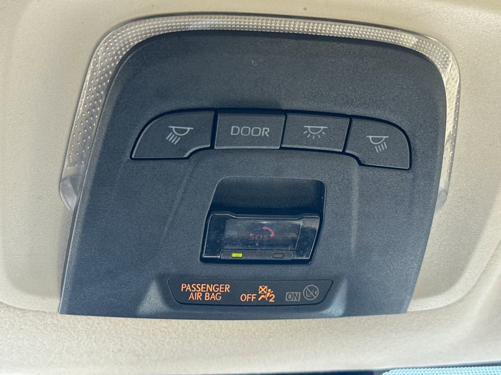 Used 2025 Toyota Corolla LE image 30