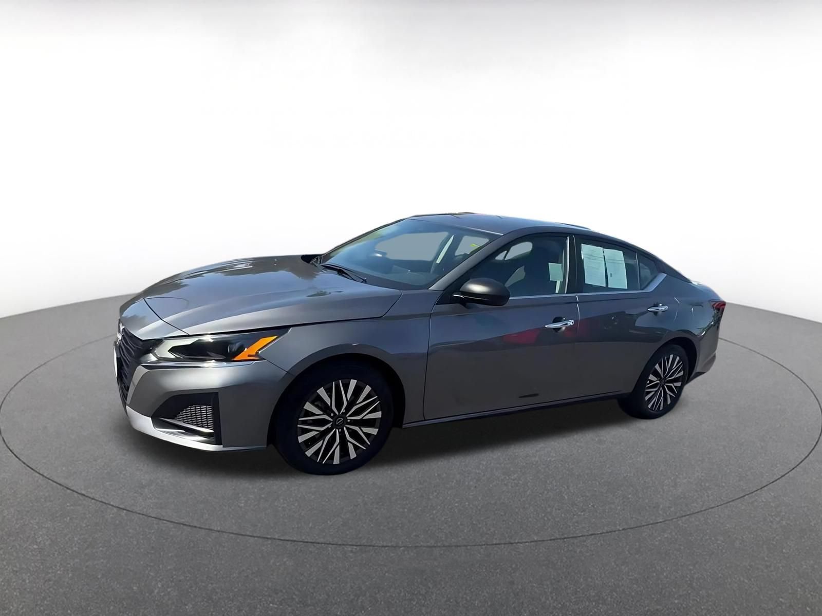 Used 2025 Nissan Altima 2.5 SV FWD image 8