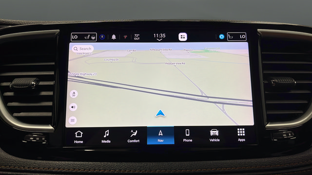 Used 2023 Chrysler Pacifica Pinnacle FWD image 16