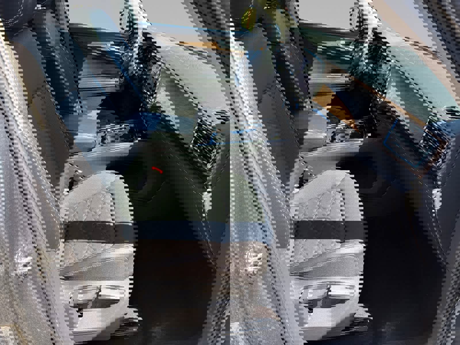 Used 2024 Volkswagen Atlas SE image 9