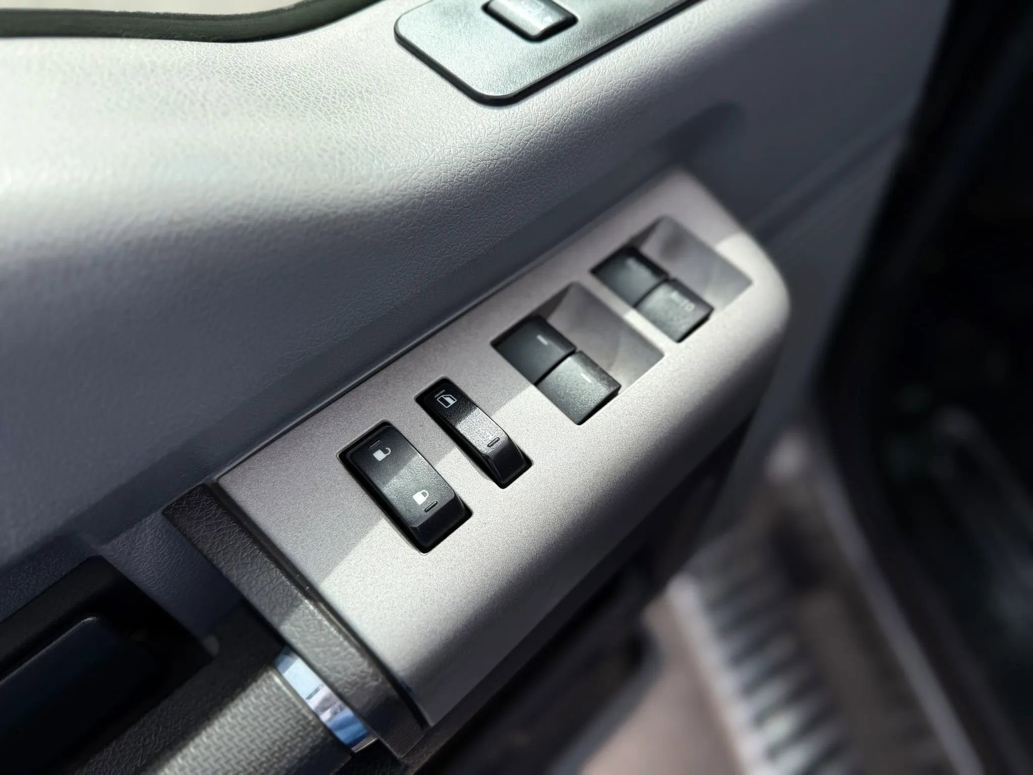 Used 2016 Ford F350 XLT w/ XLT Premium Package AWD/4WD image 40