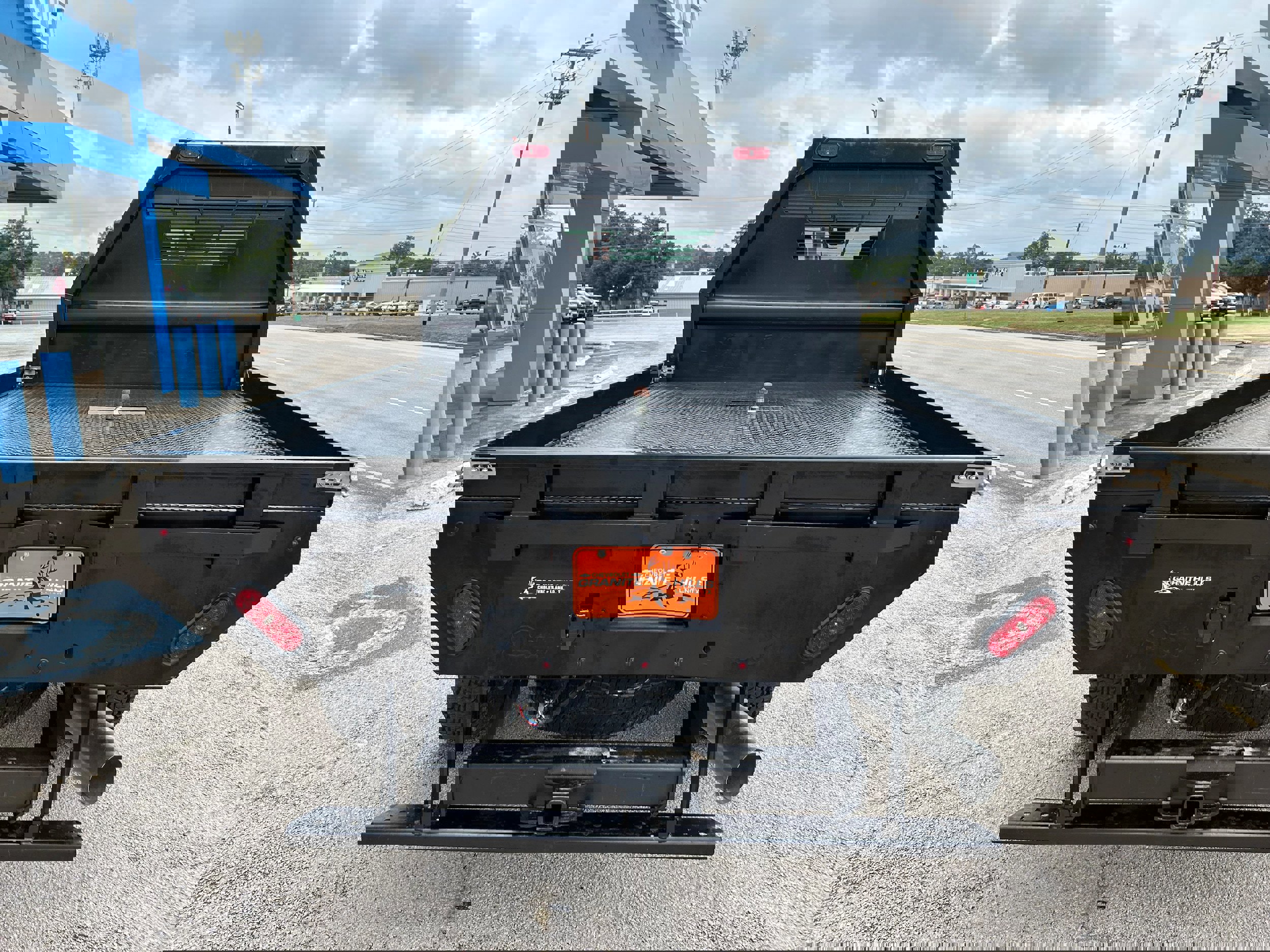 Used 2024 Chevrolet Silverado 2500 LT w/ Convenience Package image 4