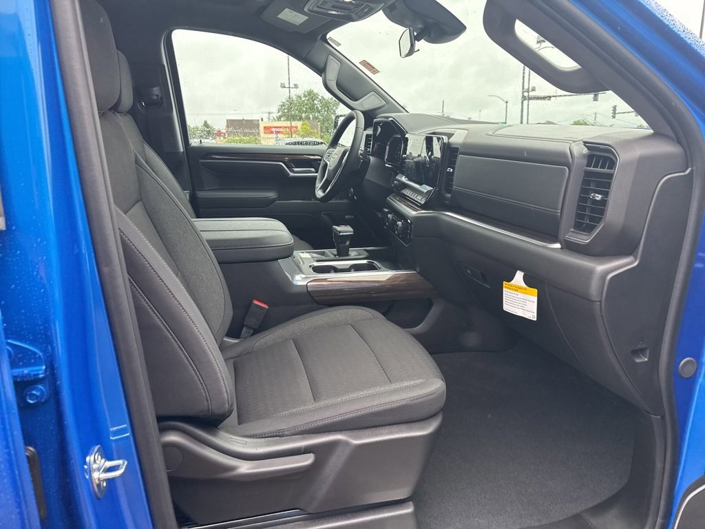 New 2026 Chevrolet Silverado 1500 RST w/ Dark Appearance Package image 31