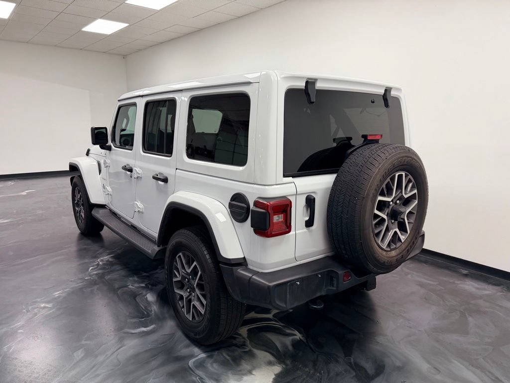 Used 2024 Jeep Wrangler Unlimited Sahara AWD/4WD image 20