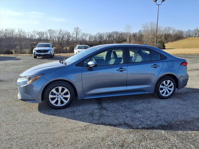 Used 2025 Toyota Corolla LE image 33