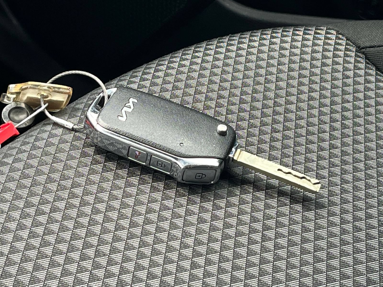 Used 2025 Kia Soul LX w/ LX Technology Package FWD image 20