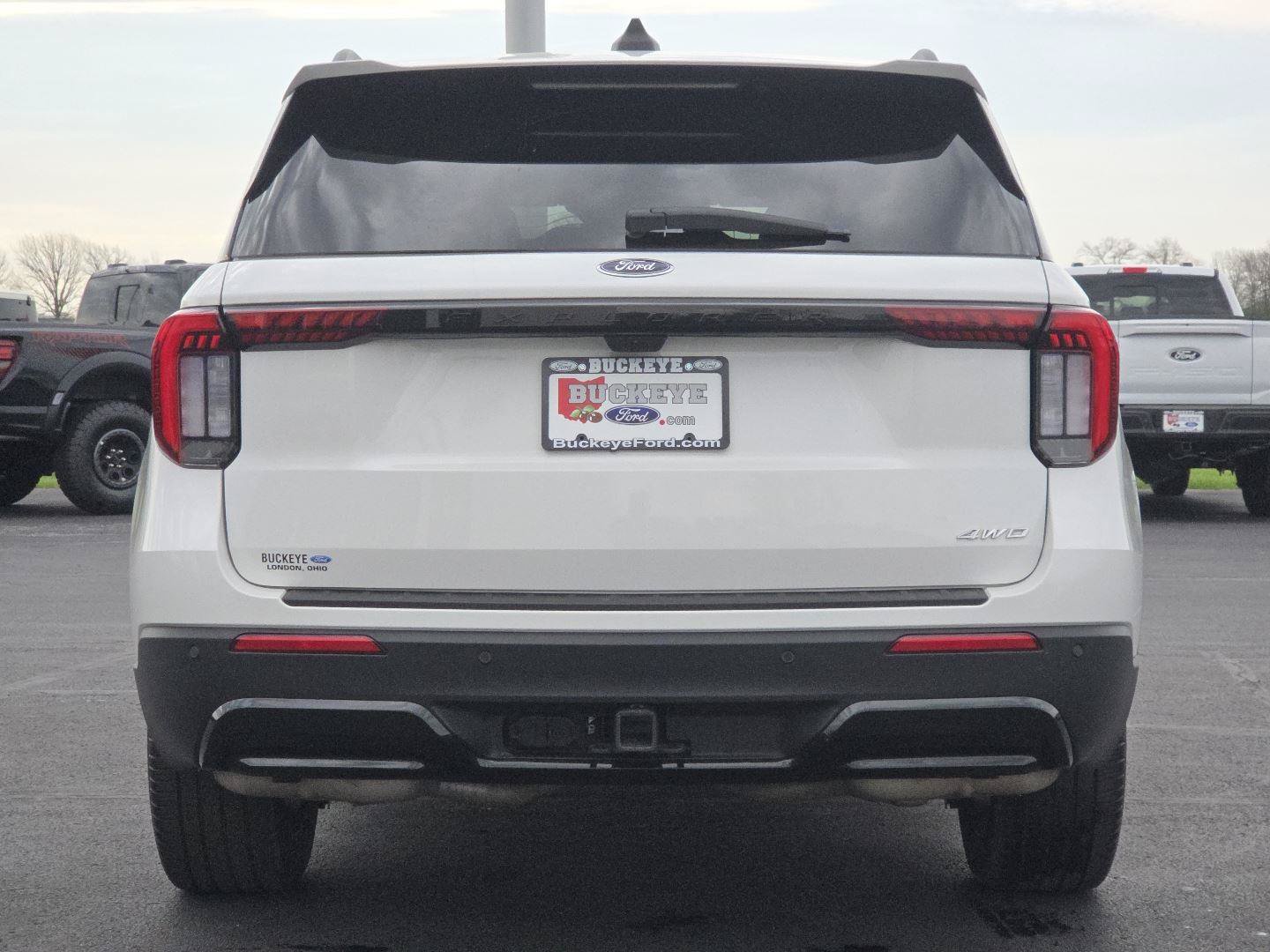 Used 2025 Ford Explorer ST-Line w/ ST-Line Street Pack AWD/4WD image 15