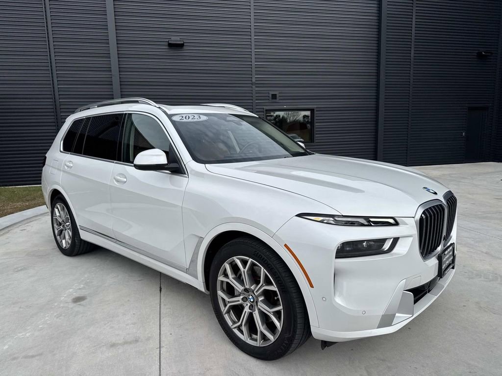 Used 2023 BMW X7 xDrive40i w/ Premium Package AWD/4WD image 9