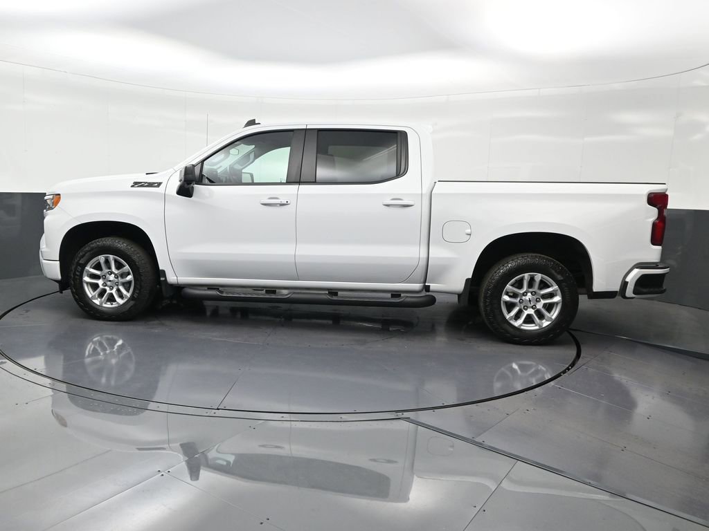 Used 2023 Chevrolet Silverado 1500 RST image 2