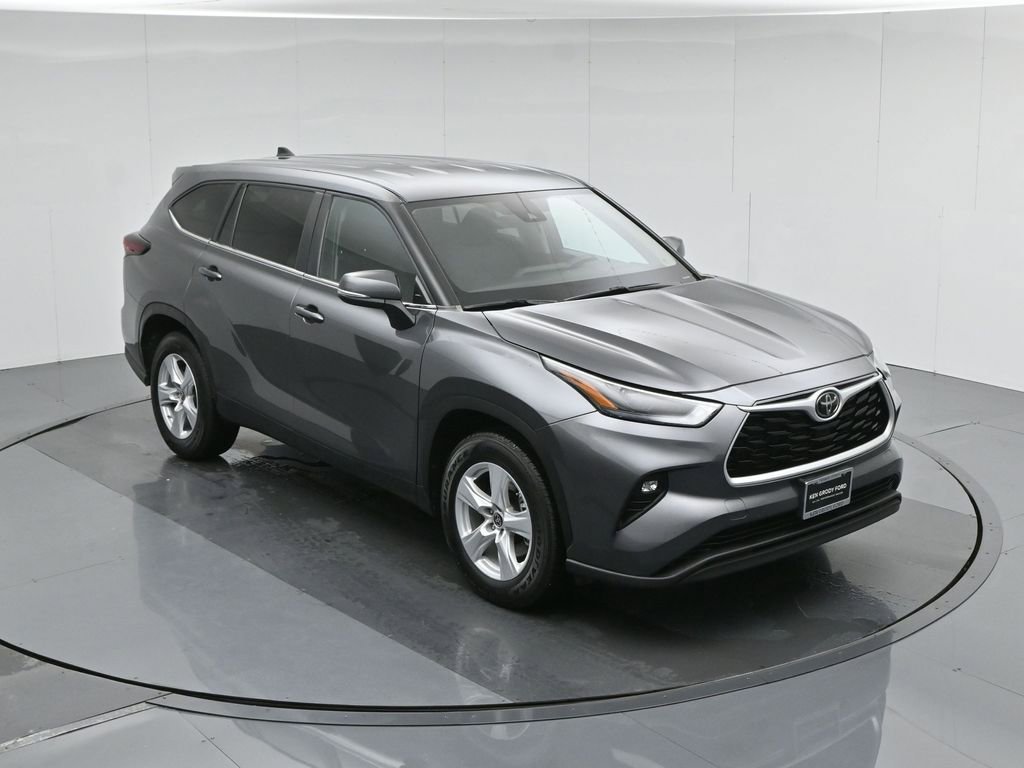 Used 2024 Toyota Highlander LE image 45