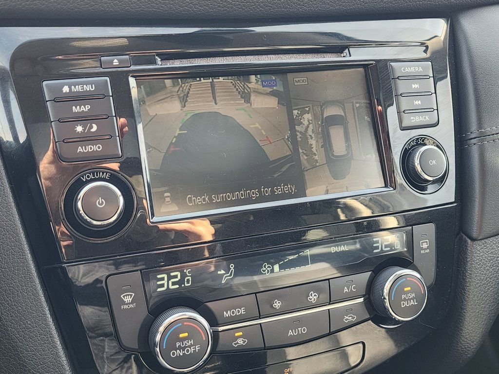 Used 2020 Nissan Rogue SL image 25