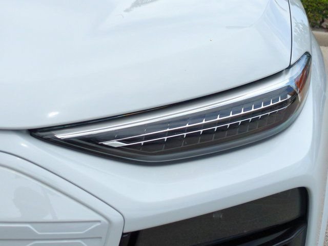 Used 2025 Audi Q6 e-tron Prestige AWD/4WD image 9