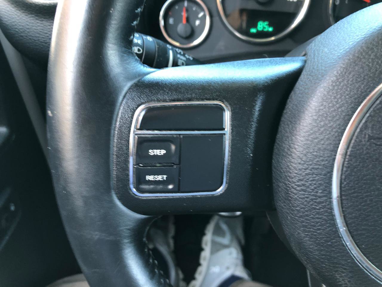 Used 2016 Jeep Wrangler Unlimited Rubicon image 31