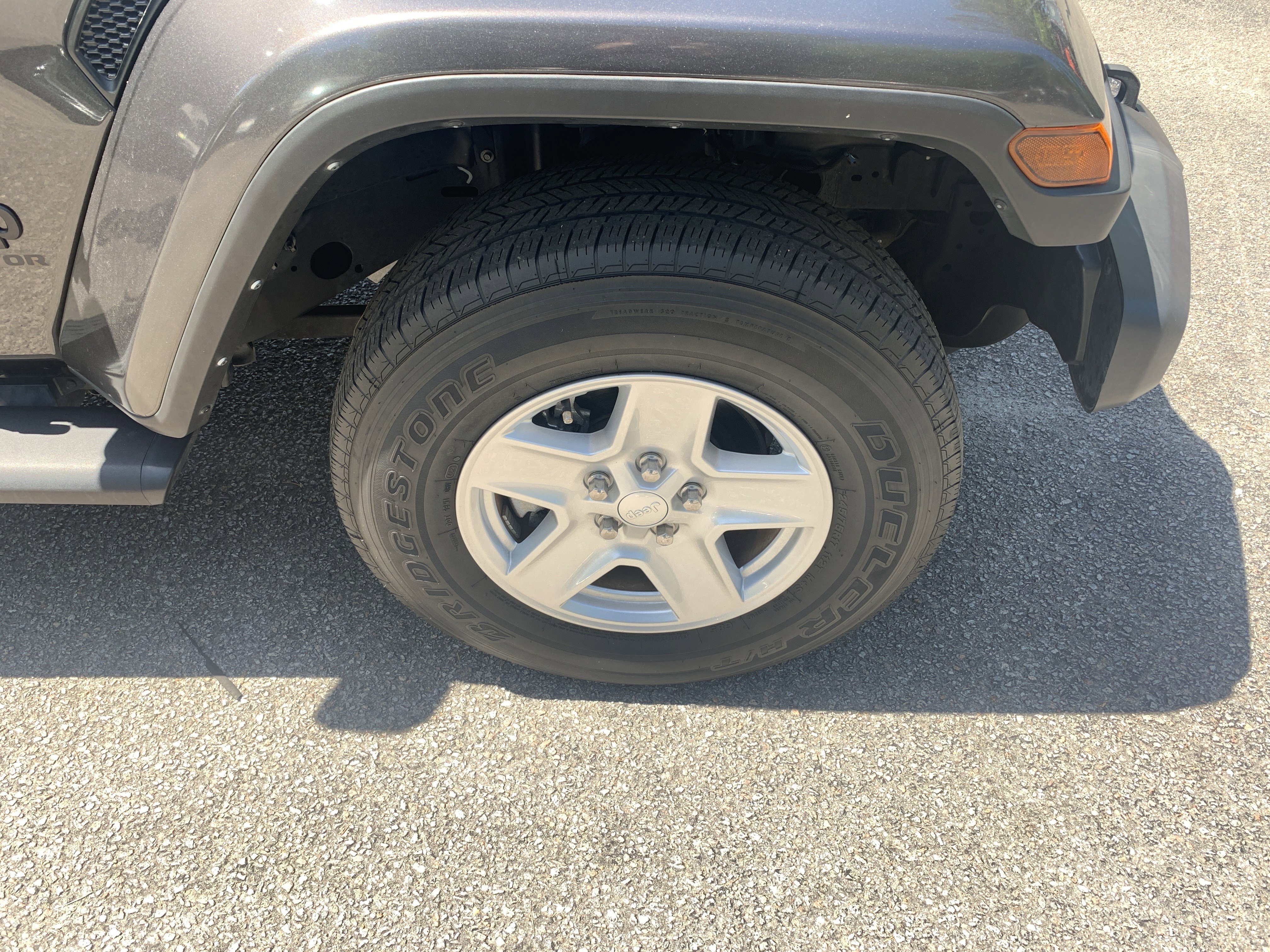 Used 2022 Jeep Gladiator Sport image 12