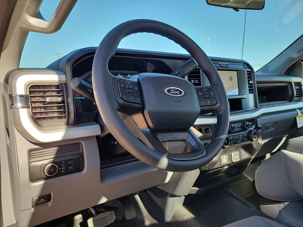 New 2026 Ford F550 4x4 Regular Cab Super Duty image 17