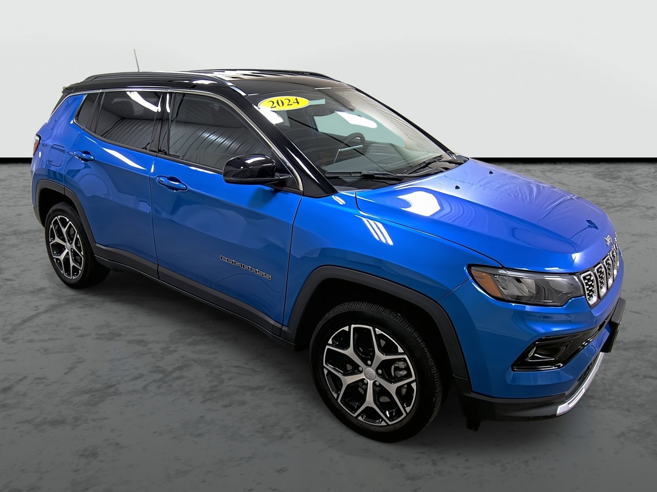 Used 2024 Jeep Compass Limited image 5