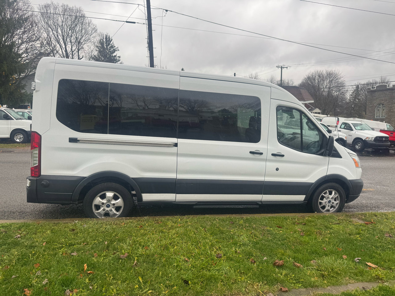 Used 2017 Ford Transit 350 XLT RWD image 5