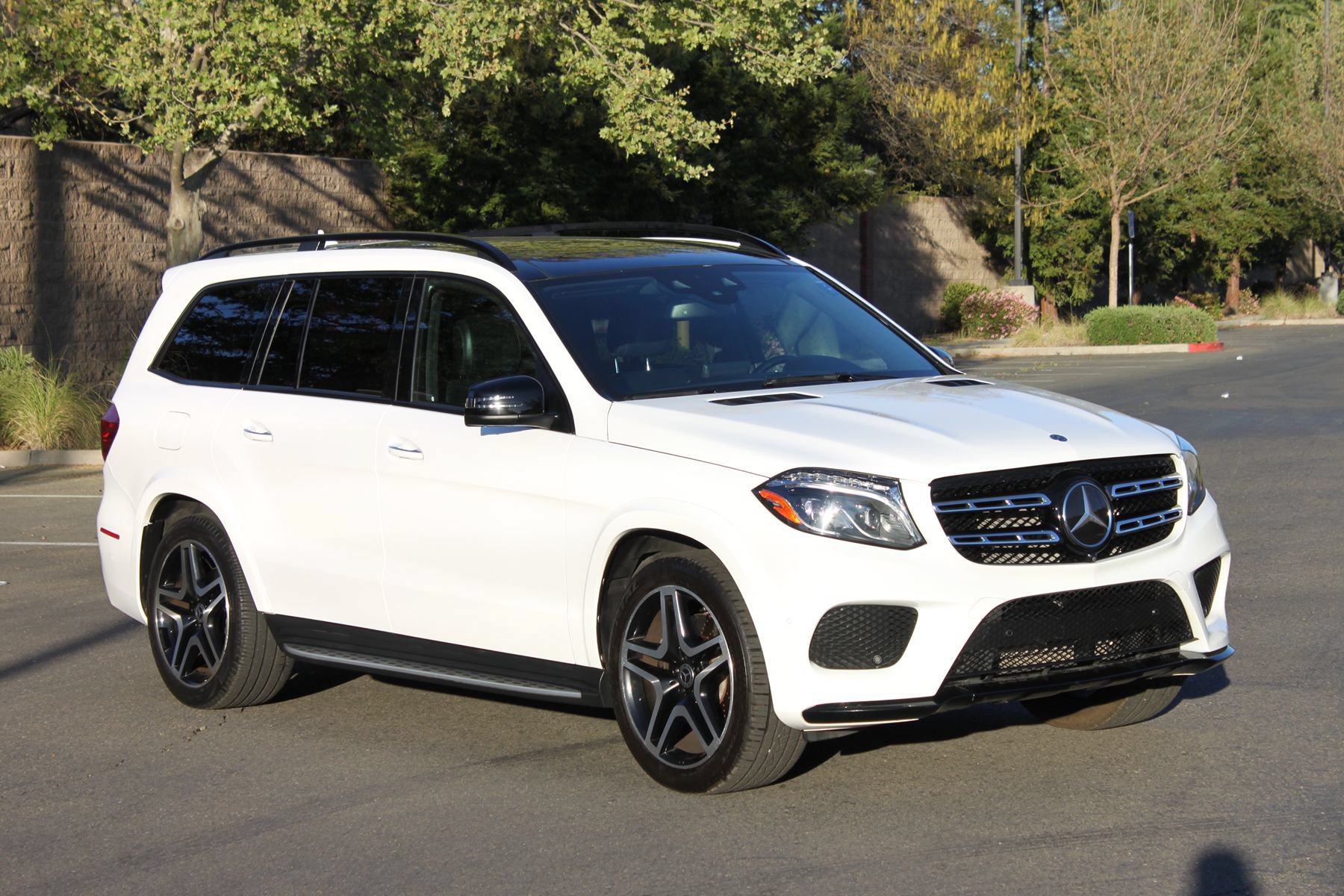 Used 2019 Mercedes-Benz GLS 550 4MATIC image 1
